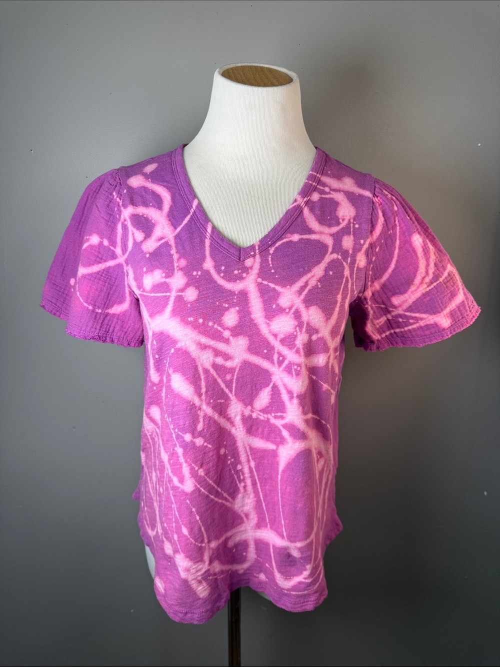 Women's Pink reverse Tie-Dye V-Neck Short Sleeve Tee